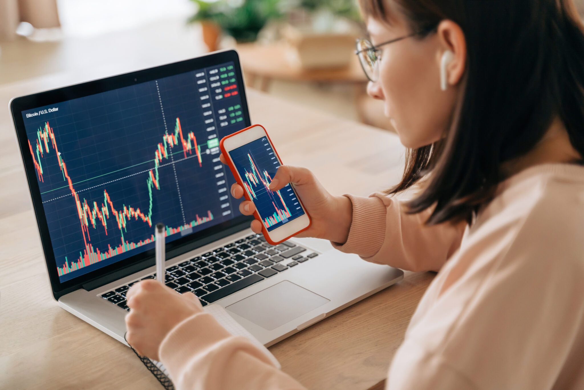 Perbedaan Trading Akun Demo Dengan Akun Real | HSB Investasi