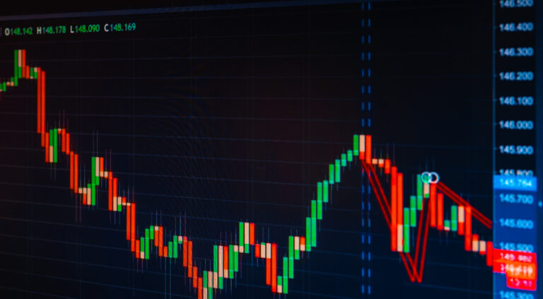 Mengenal 3 Jenis Pola Triple Candlestick