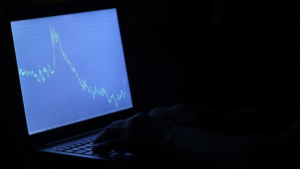 setelah mengetahui pengertian buy and hold, seseorang langsung mempraktekkan