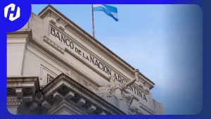 Fluktuasi nilai tukar peso Argentina juga menjadi perhatian dalam kebijakan moneter.