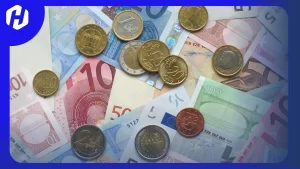 EUR Euro merupakan mata uang yang banyak beredar di dunia
