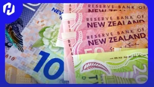 korelasi dengan produk komoditasnya adalah Dolar Selandia Baru (NZD)