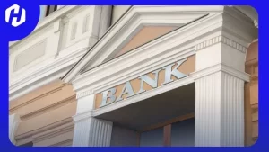 bank komersial berfungsi sebagai perantara antara pihak yang memiliki kelebihan dana dengan pihak yang membutuhkan dana