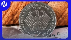 Deutsche Mark (DM) merupakan mata uang resmi Jerman Barat