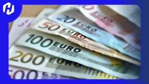 Outright Monetary Transactions adalah program yang diperkenalkan oleh Bank Sentral Eropa (ECB) di bawah kepemimpinan Mario Draghi 