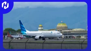 Contoh perusahaan yang mengalami relisting adalah PT Garuda Indonesia
