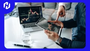 trader sedang memilih instrumen trading yang sesuai dengan kepribadian